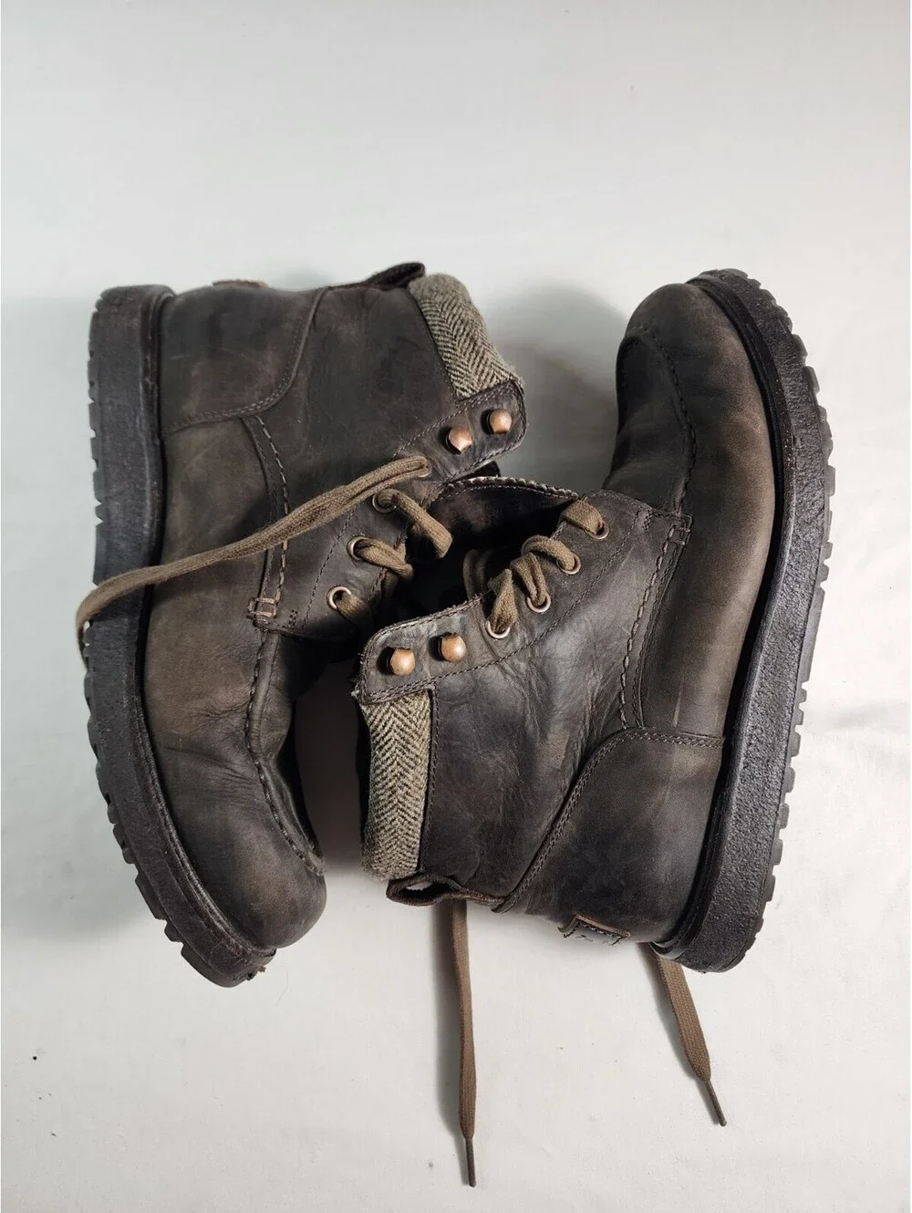 UGG Brown Leather Water Proof Discontinued Men's Boots Size 10
